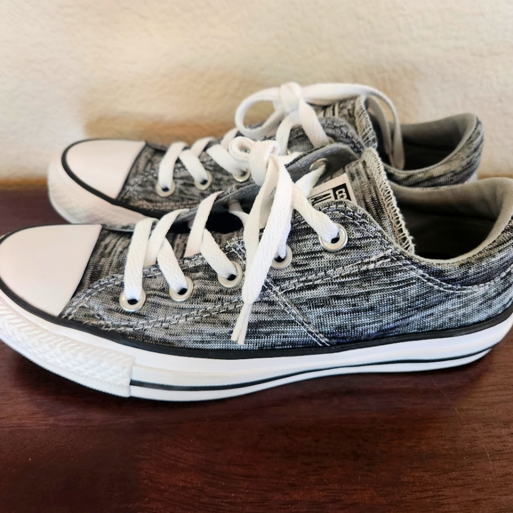 Womens Converse All Star low top Size 6